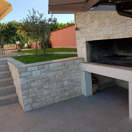 Ferienhaus Bucic Buje Zewnętrze zdjęcie