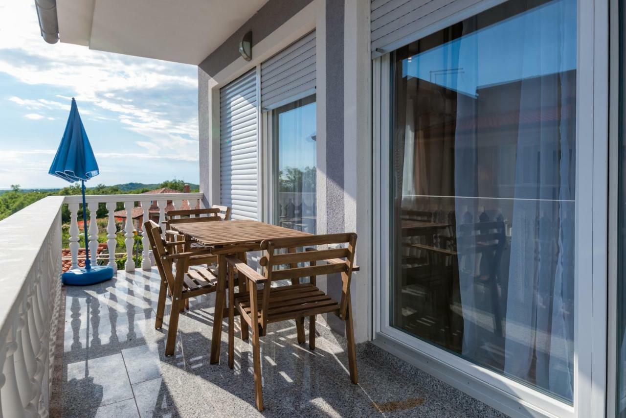 Ferienhaus Bucic Buje Zewnętrze zdjęcie