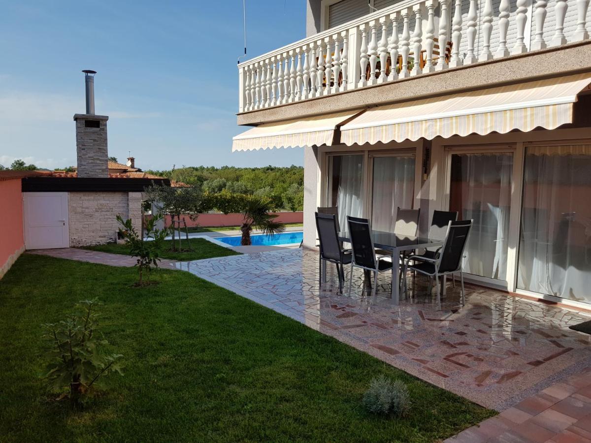 Ferienhaus Bucic Buje Zewnętrze zdjęcie