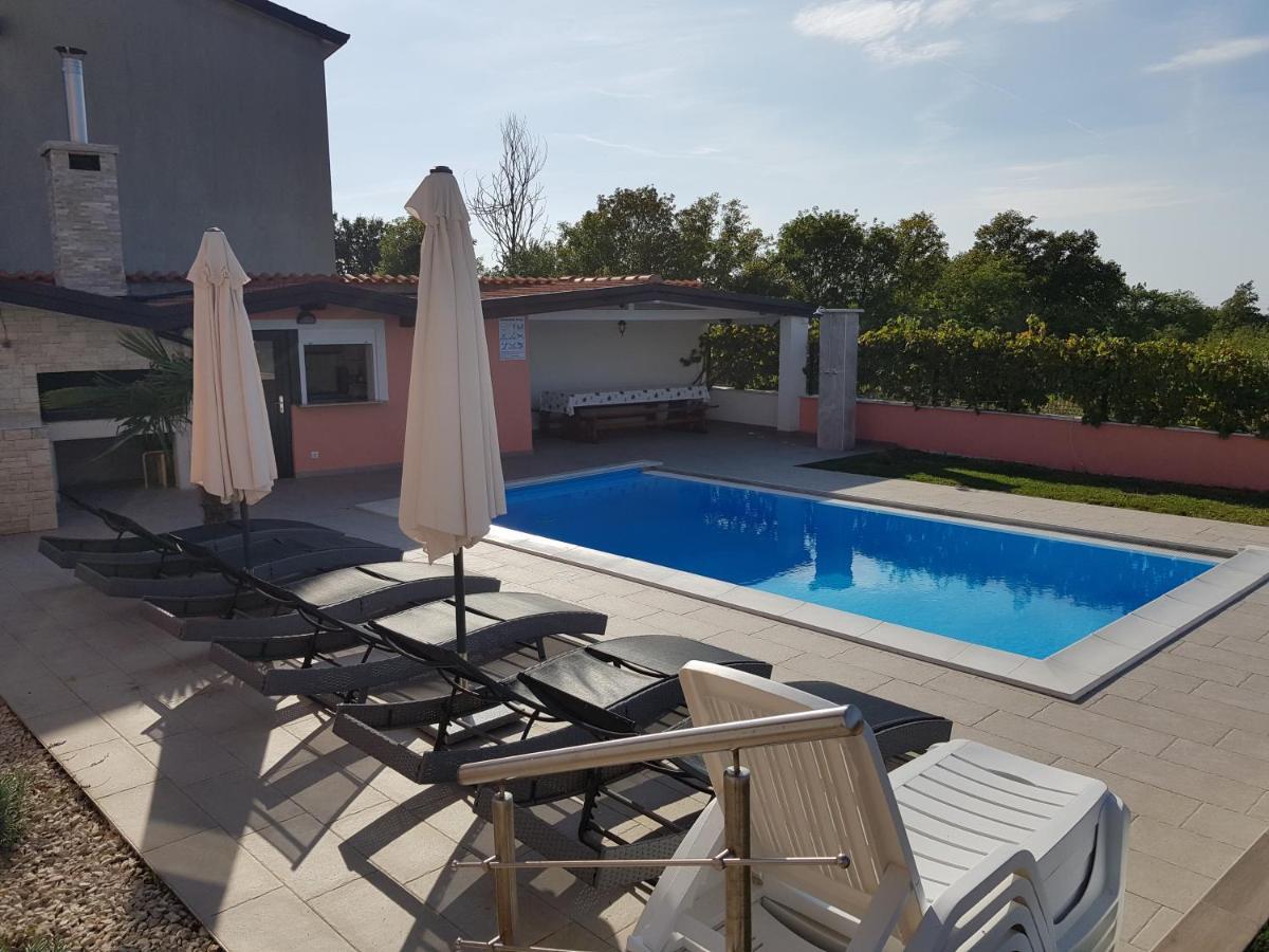 Ferienhaus Bucic Buje Zewnętrze zdjęcie