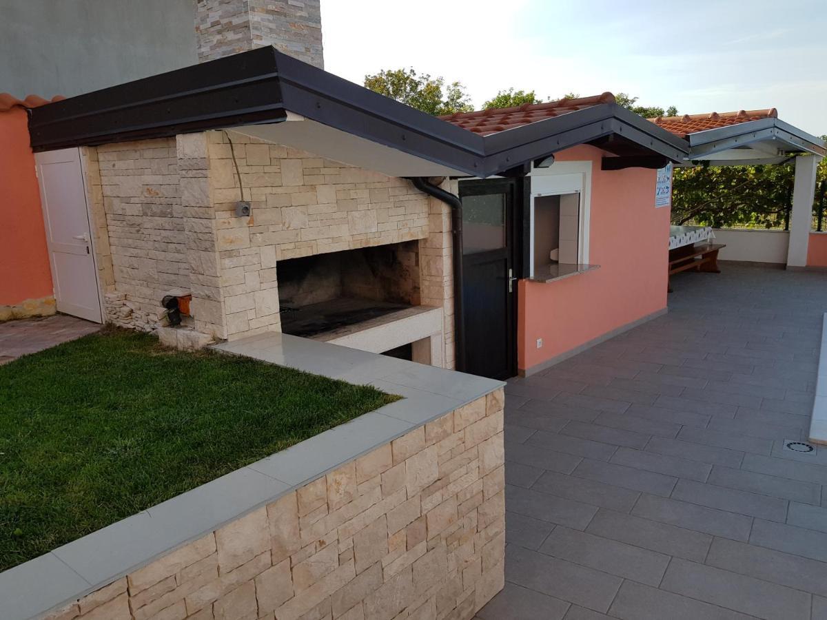 Ferienhaus Bucic Buje Zewnętrze zdjęcie