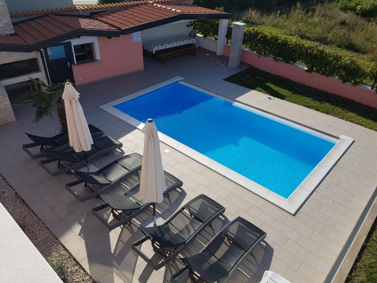 Ferienhaus Bucic Buje Zewnętrze zdjęcie